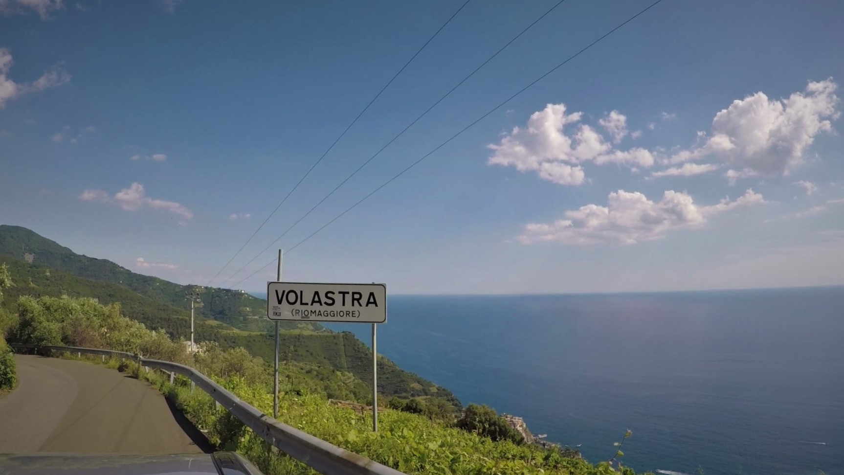 Cliff side road to Volastra