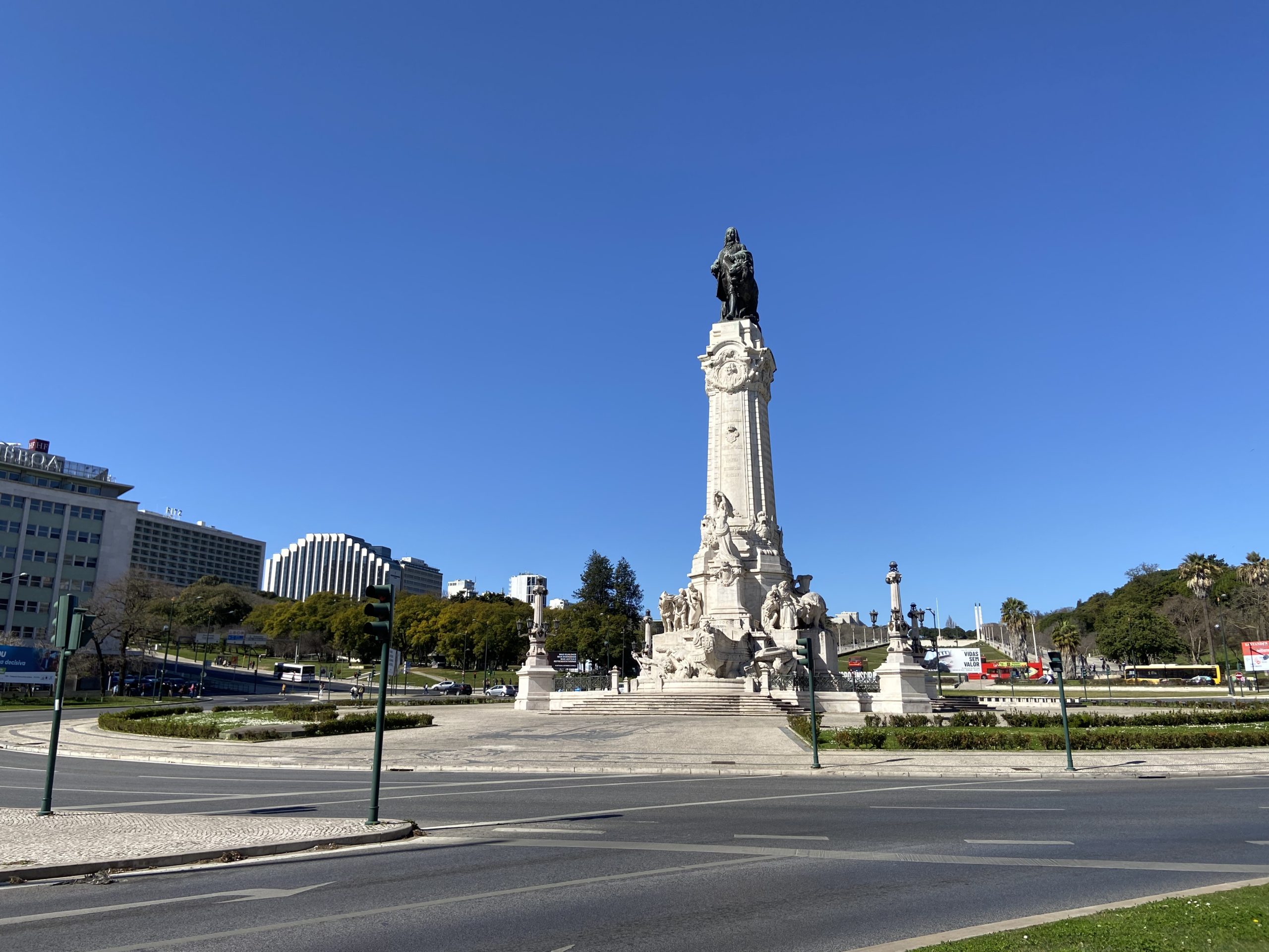 Lisbon statue
