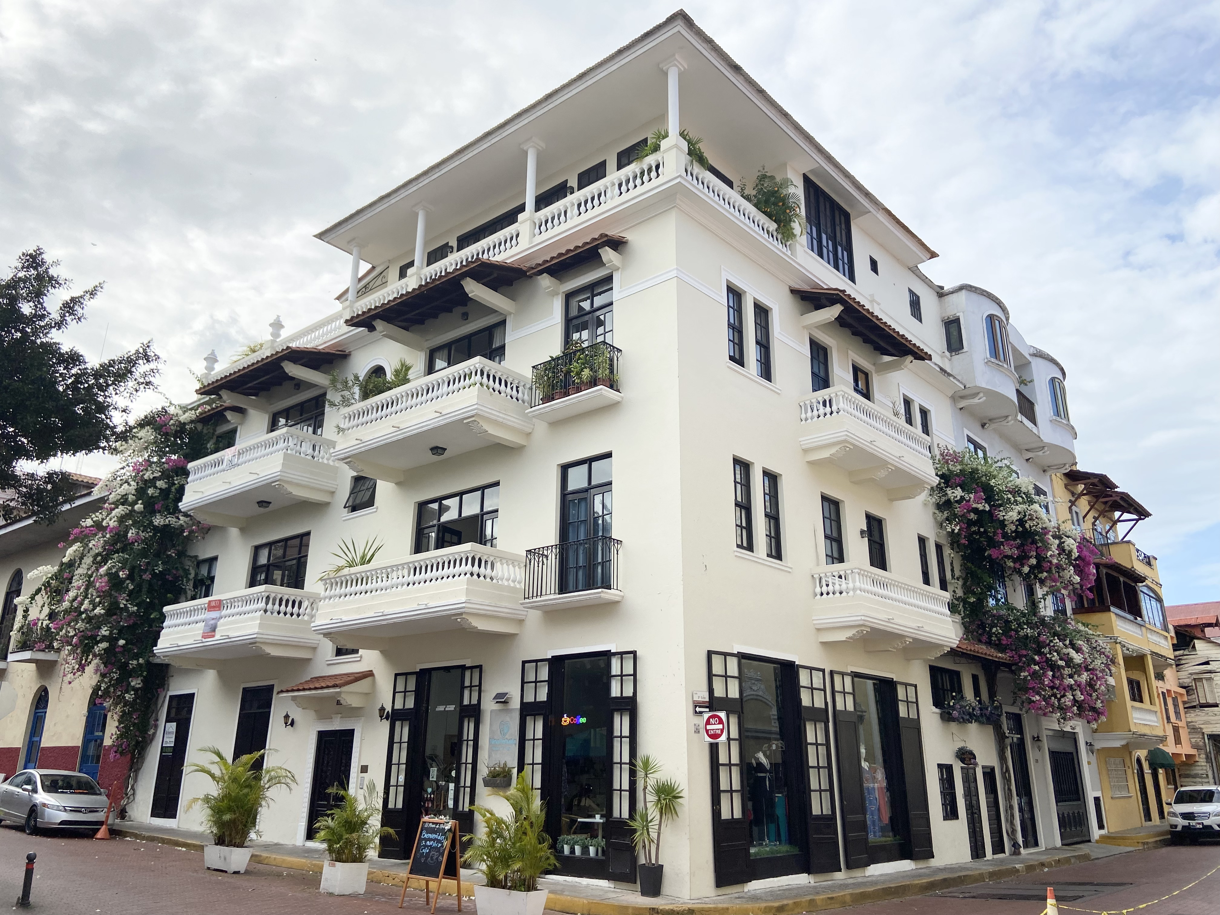 casco viejo building