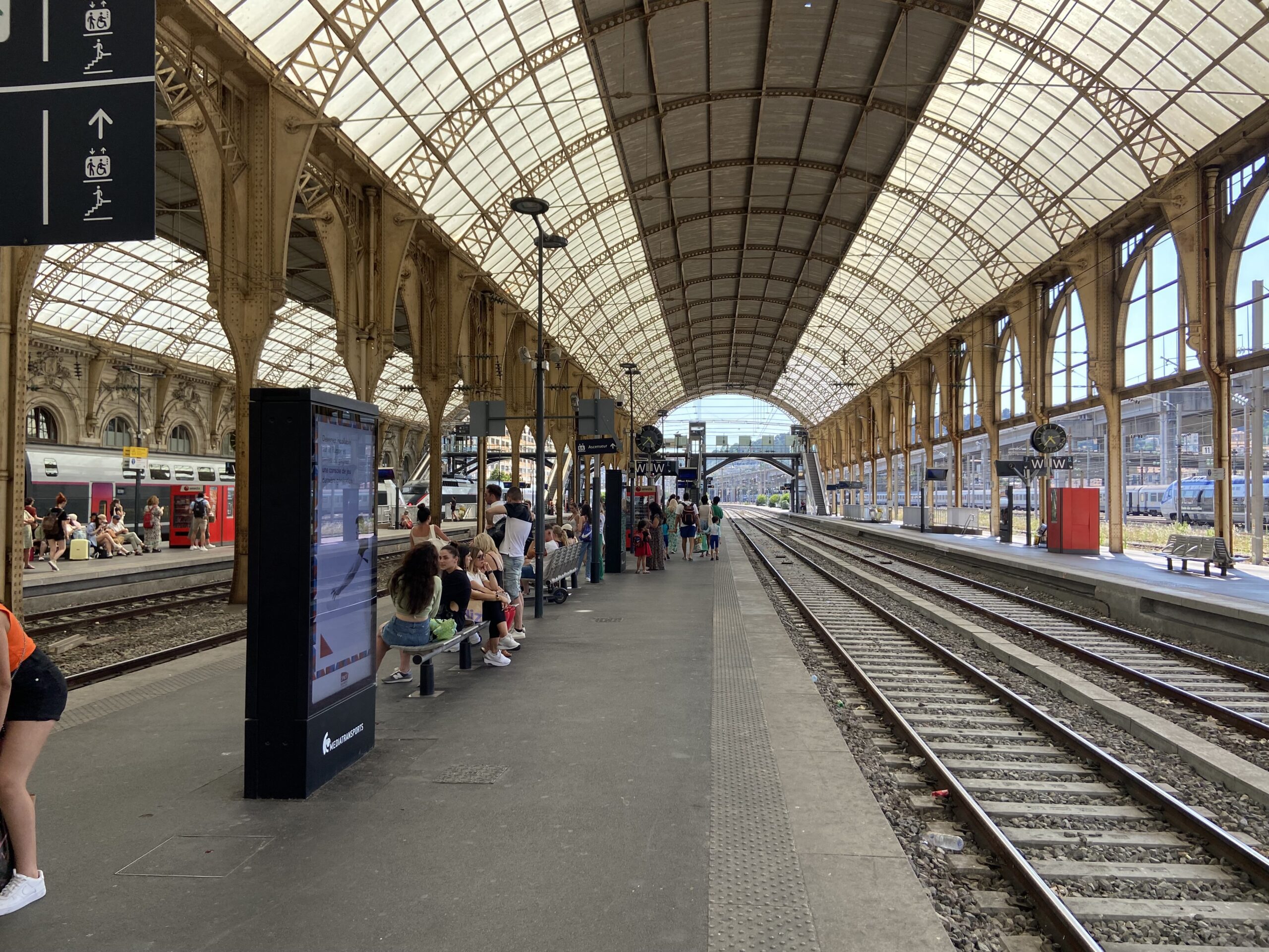 Nice station - heading to Monaco
